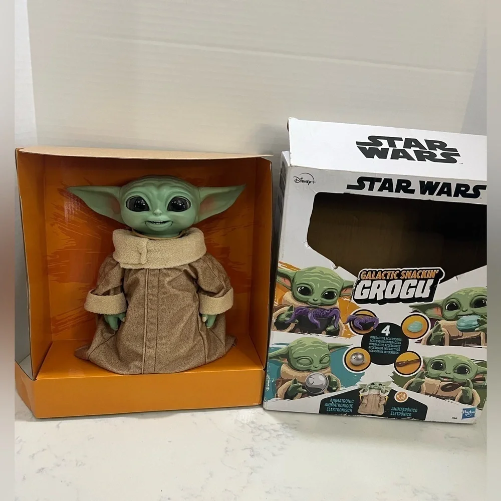 Star Wars Baby Yoda Green and Brown Doll